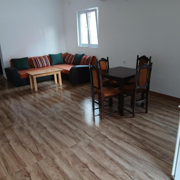 dvosoban stan - Appartement 2 Chambres - 4