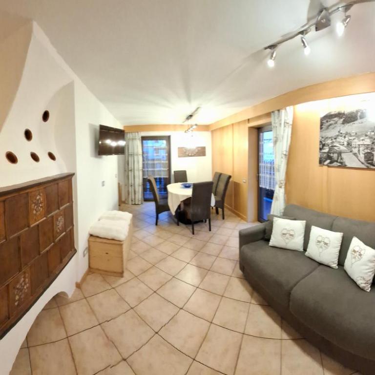 Casa March 1 - Appartamento Deluxe con 2 Camere da Letto e Balcone - 16