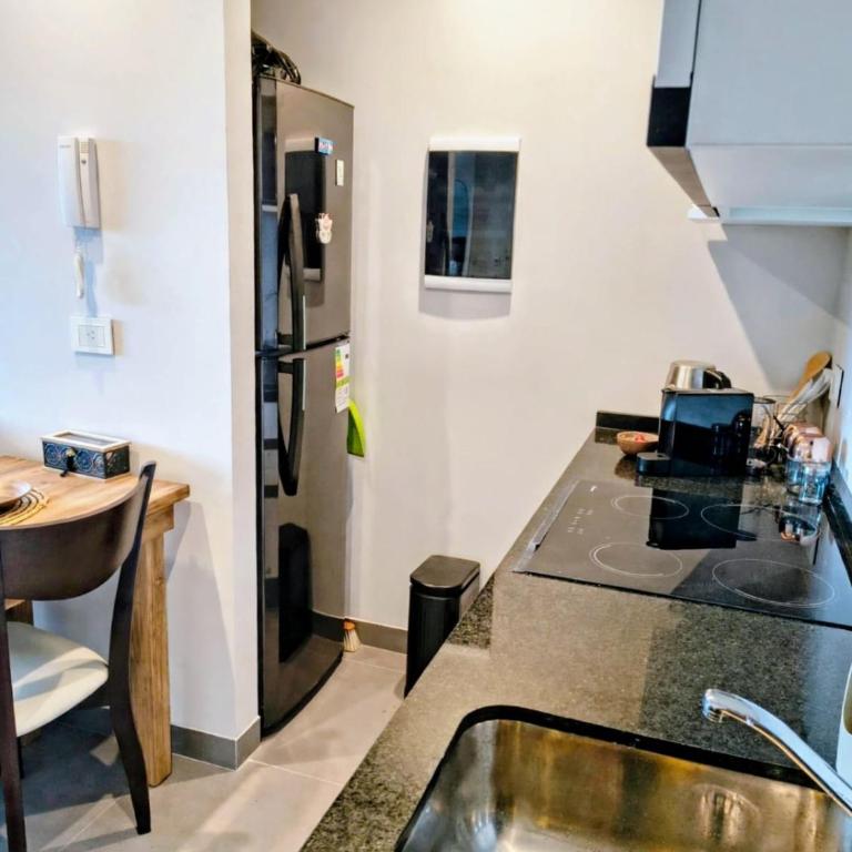 Hermoso studio premium a estrenar con piscina y gym a pasos del Hospital Italiano - Apartamento Estudio con balcón - 11