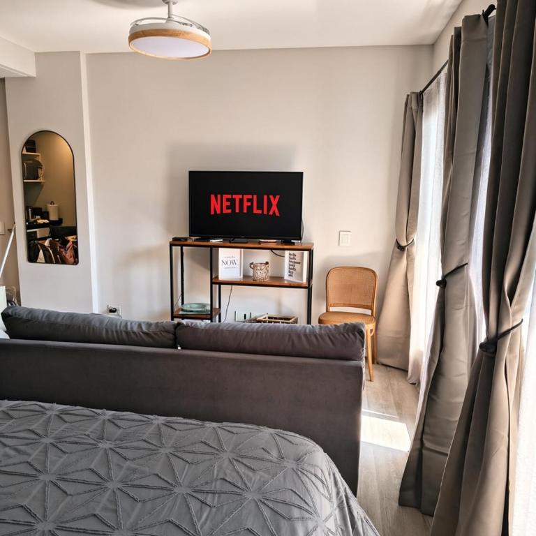 Hermoso studio premium a estrenar con piscina y gym a pasos del Hospital Italiano - Apartamento Estudio con balcón - 7