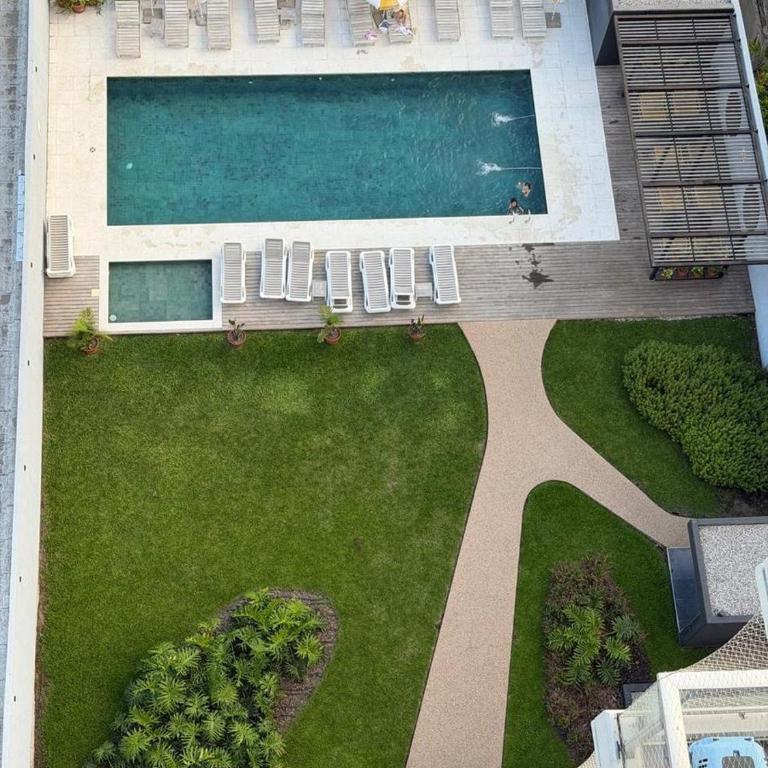 Hermoso studio premium a estrenar con piscina y gym a pasos del Hospital Italiano - Apartamento Estudio con balcón - 20