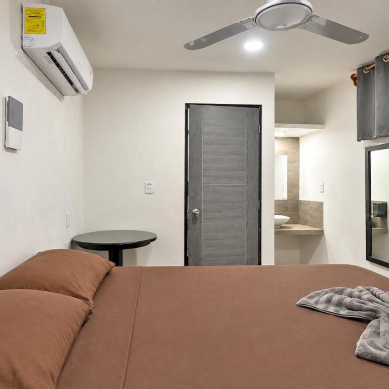 Hotel Puerto Juarez - Zimmer mit Kingsize-Bett - 1