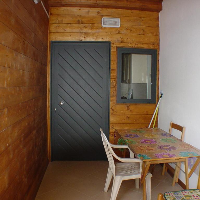 Camping Luni - Bungalow con 2 Camere da Letto - 4