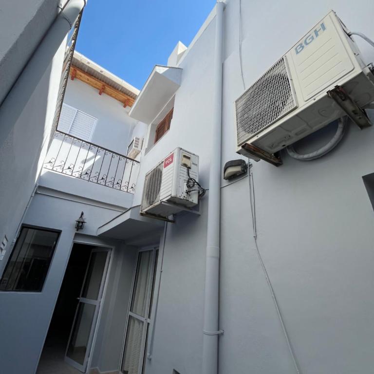 Casa Centro Planta Baja Estadio Fórum Terminal Peatonales A minutos del Nodo Tecnologico hasta 6 huéspedes - Apartamento de 2 dormitorios - 28