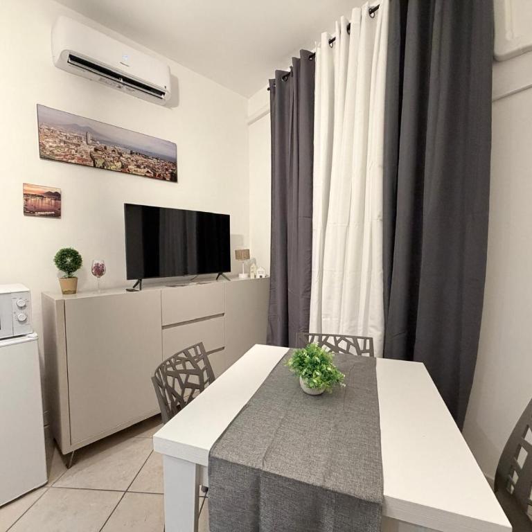 Milly's House Savoia - Two-Bedroom Standard Apartment - 11