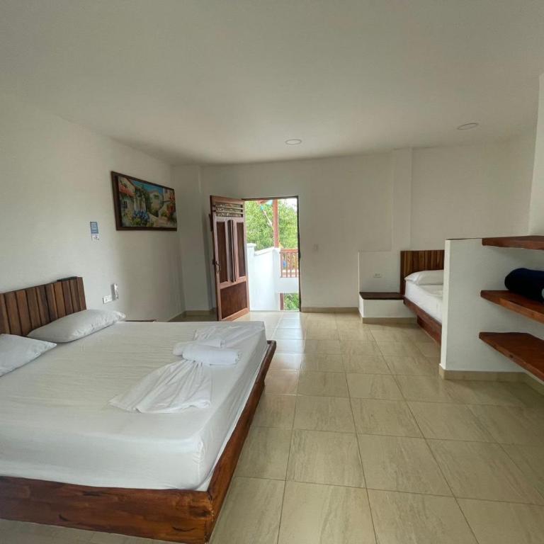hotel montana - Habitación Cuádruple Confort - 6