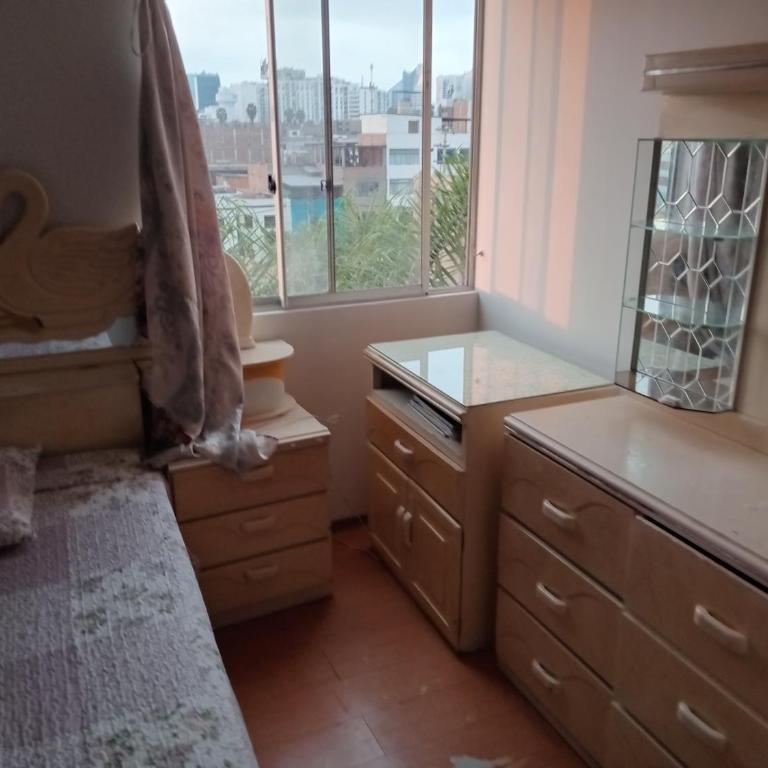 Alquilo departamento amoblado 3 dormitorios 6to piso con ascensor Surquillo - Apartamento de 3 dormitorios - 7
