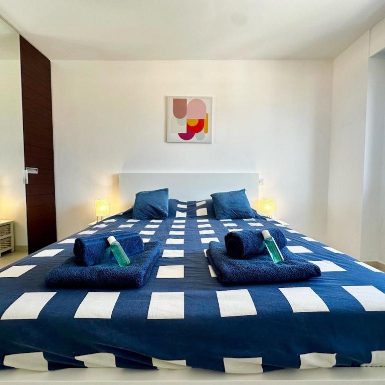Charming 2-bedroom apartment with sea view, panoramic balcony, AC - Appartement 3 Chambres - 9