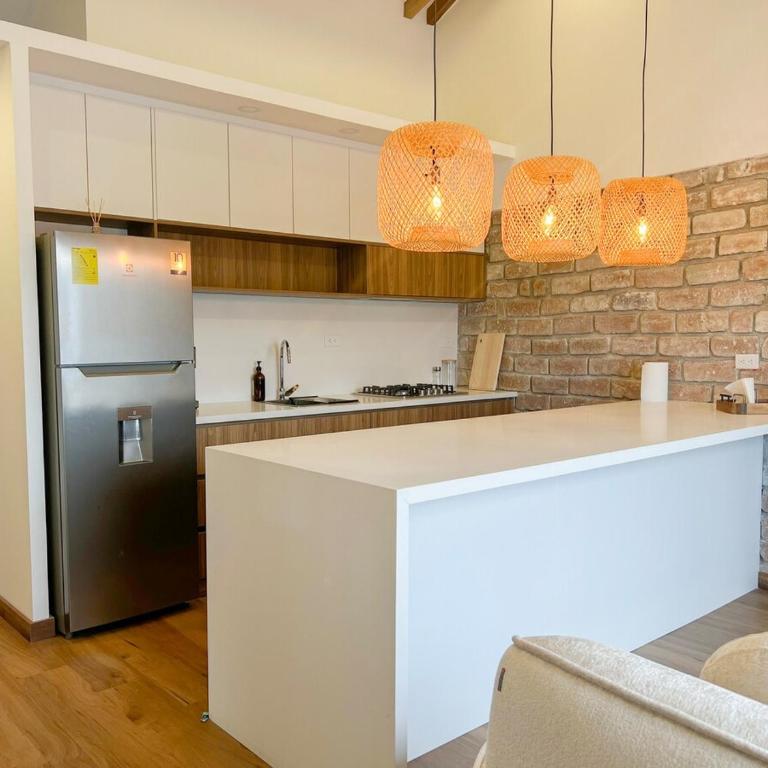 Big relaxing balcony in colonial downtown - One-Bedroom Apartment - 27