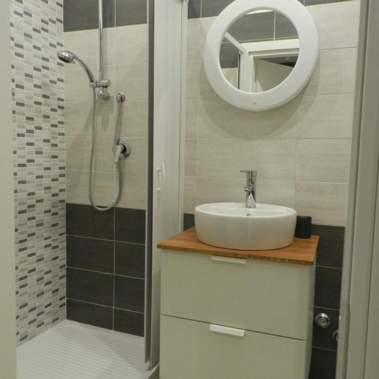 Mola Rooms - Family Room with Private Bathroom - 9