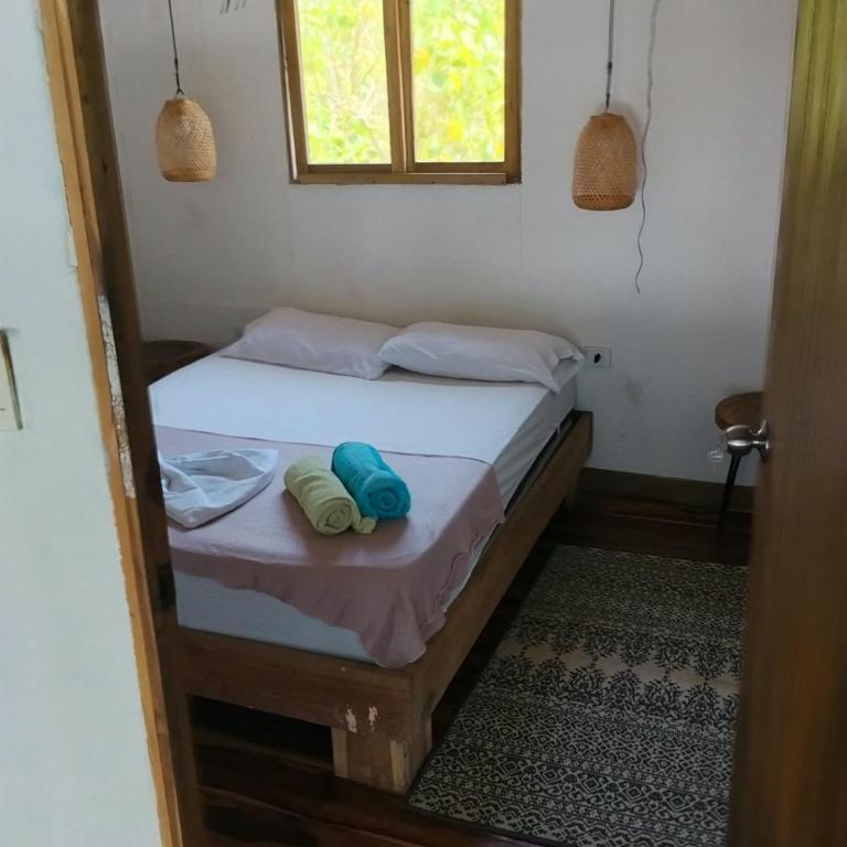 Hostal Paraíso & Vibra Restobar - Habitación Doble con balcón y vistas al mar - 4
