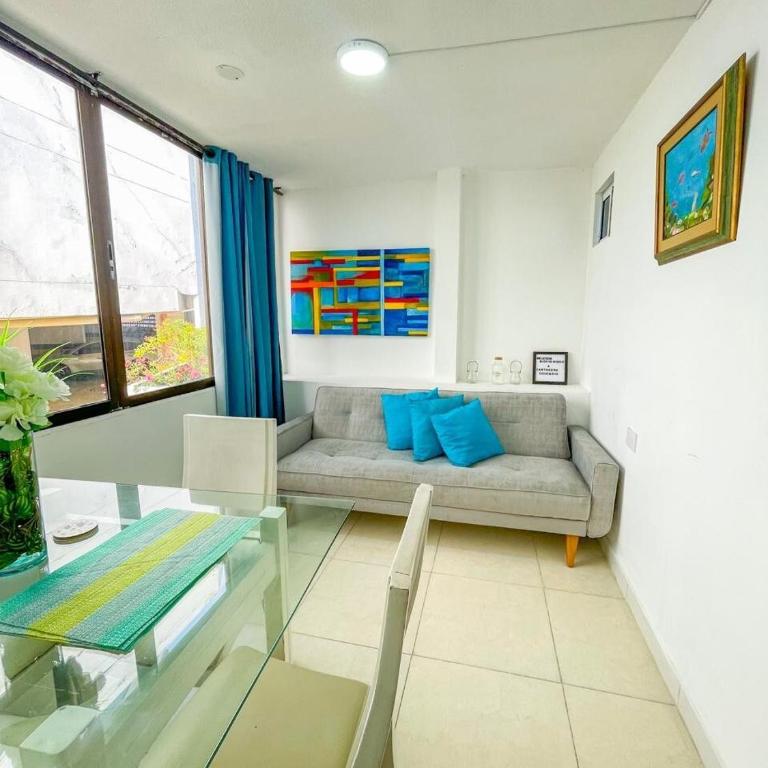 Cozy apartment in beach area - Three-Bedroom Apartment - 1
