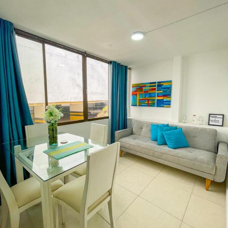 Cozy apartment in beach area - Three-Bedroom Apartment - 3