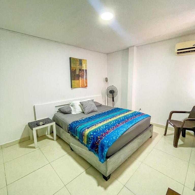 Cozy apartment in beach area - Three-Bedroom Apartment - 10