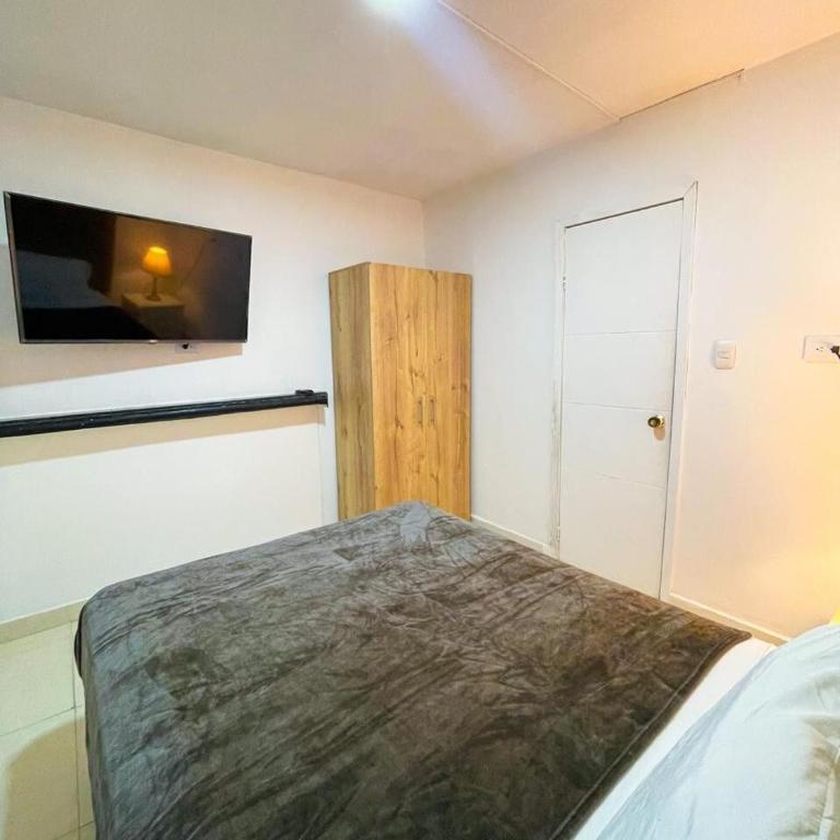 Cozy apartment in beach area - Three-Bedroom Apartment - 12