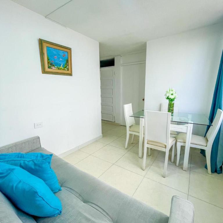 Cozy apartment in beach area - Three-Bedroom Apartment - 17