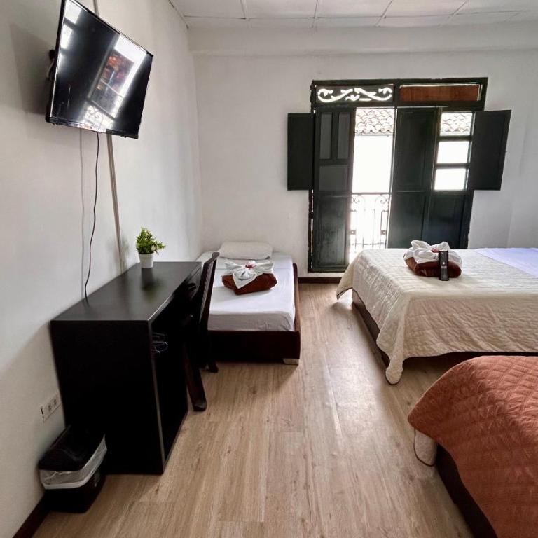 Hotel Santa Marta Centro Histórico - Habitación Doble con balcón - 2 camas - 15