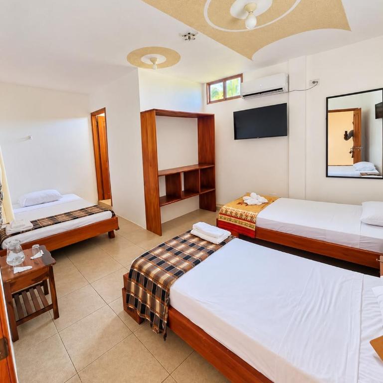 Hostal El Pinzón - Standard Quadruple Room - 4