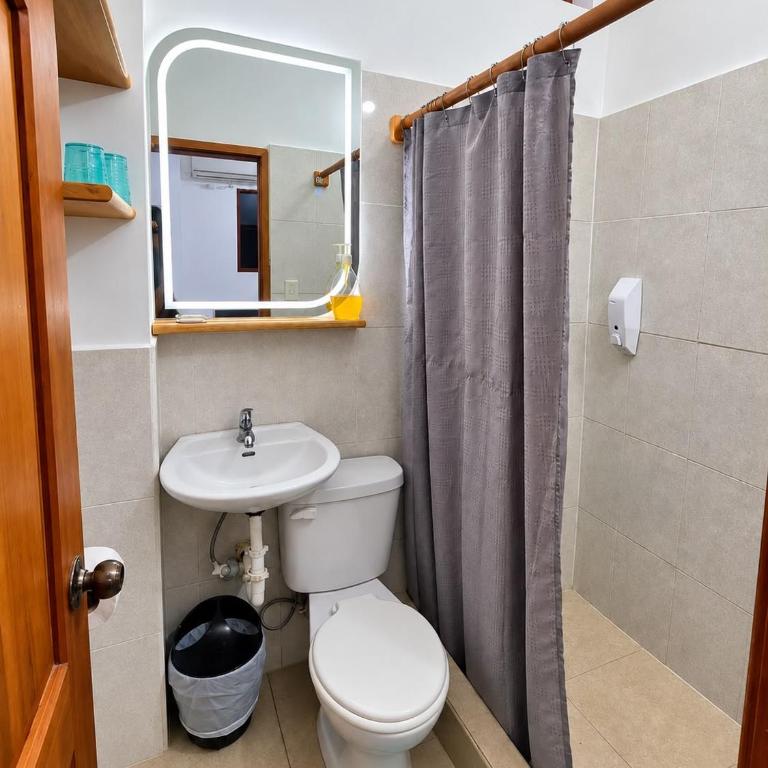 Hostal El Pinzón - Standard Quadruple Room - 5