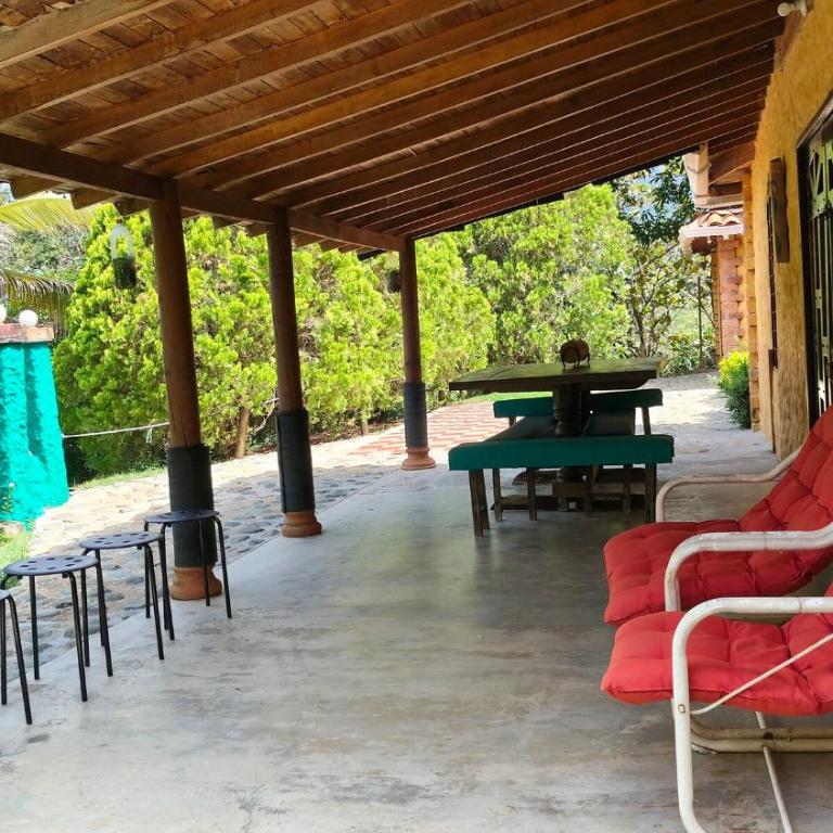 Finca Privada con piscina, BBQ, mesa de billar - Casa de 4 dormitorios - 2