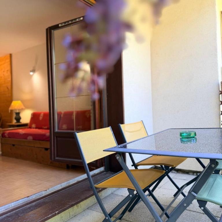 Appartement avec terrasse et piscine à Flumet - Appartement - 2