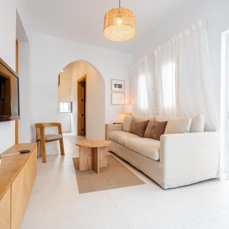 Avocado Corner House - Charco de San Gines By Lanzarote Vacation Homes - Three-Bedroom Townhouse - 17