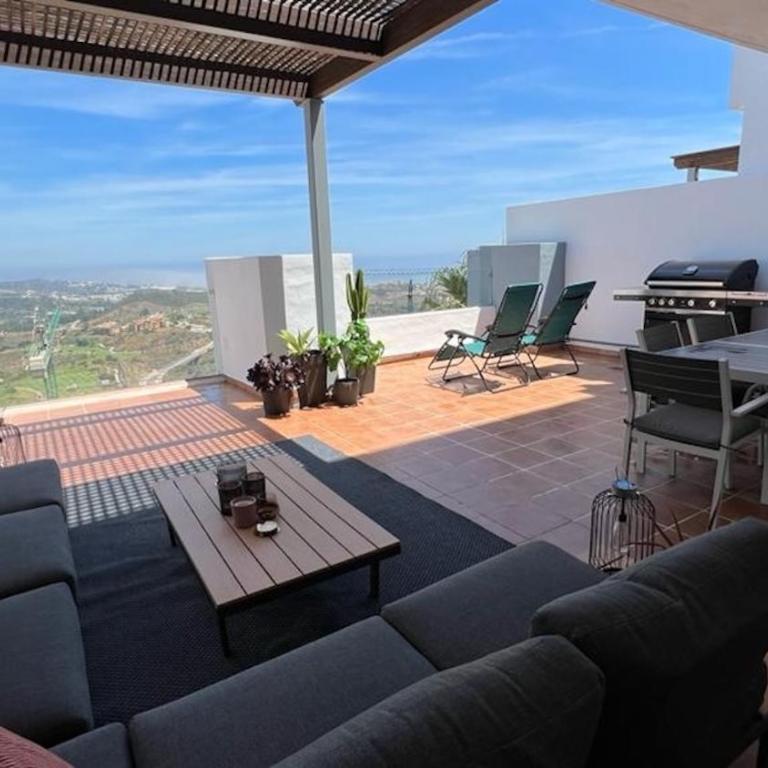 Luxury 2BR Golf & Spa Apt La Cala Hills - Apartamento de 2 dormitorios con terraza - 1