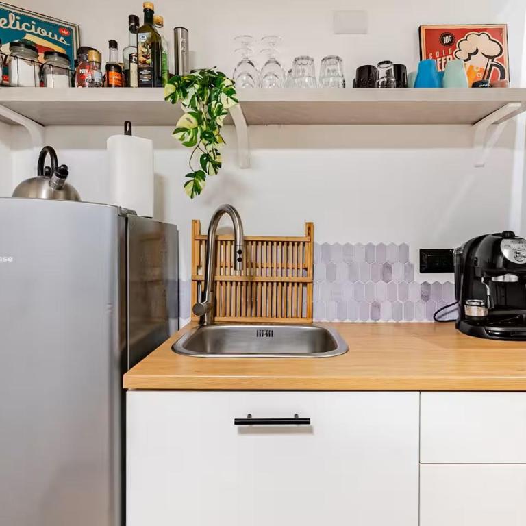 Vibe Loft in Old Town - Near De Ferrari & Aquarium - One-Bedroom Apartment - 4