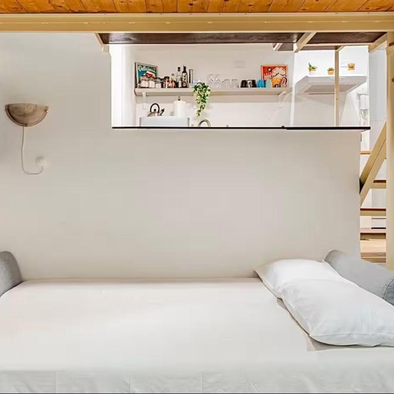 Vibe Loft in Old Town - Near De Ferrari & Aquarium - One-Bedroom Apartment - 14