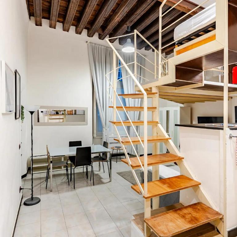 Vibe Loft in Old Town - Near De Ferrari & Aquarium - One-Bedroom Apartment - 23