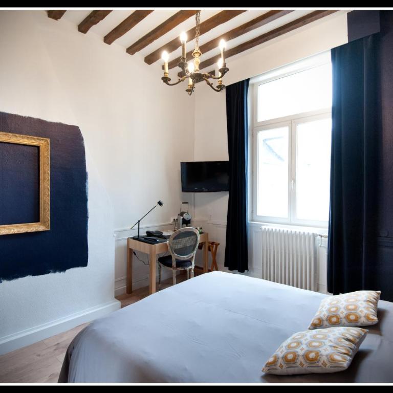 Hotel Le Prieuré et La Résidence - Chambre Double avec Vue sur la Cathédrale - 3