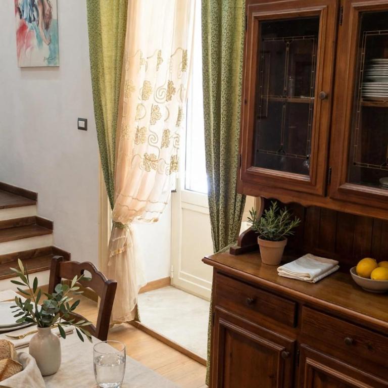 Formidabile esclusiva dimora nel cuore del centro storico a 10m dal Duomo e dal mare - Apartment mit Balkon - 4