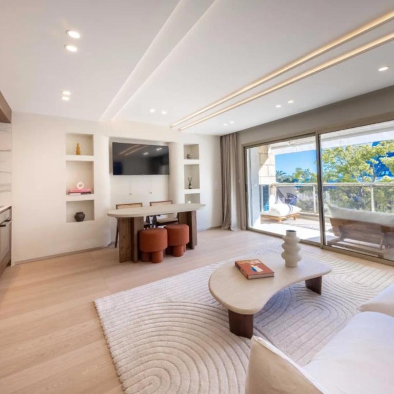 REF 2065 - Superbe appartement moderne sur la Croisette à Louer - Appartement - 4