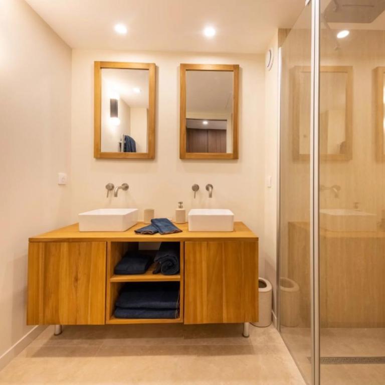 REF 2065 - Superbe appartement moderne sur la Croisette à Louer - Appartement - 9