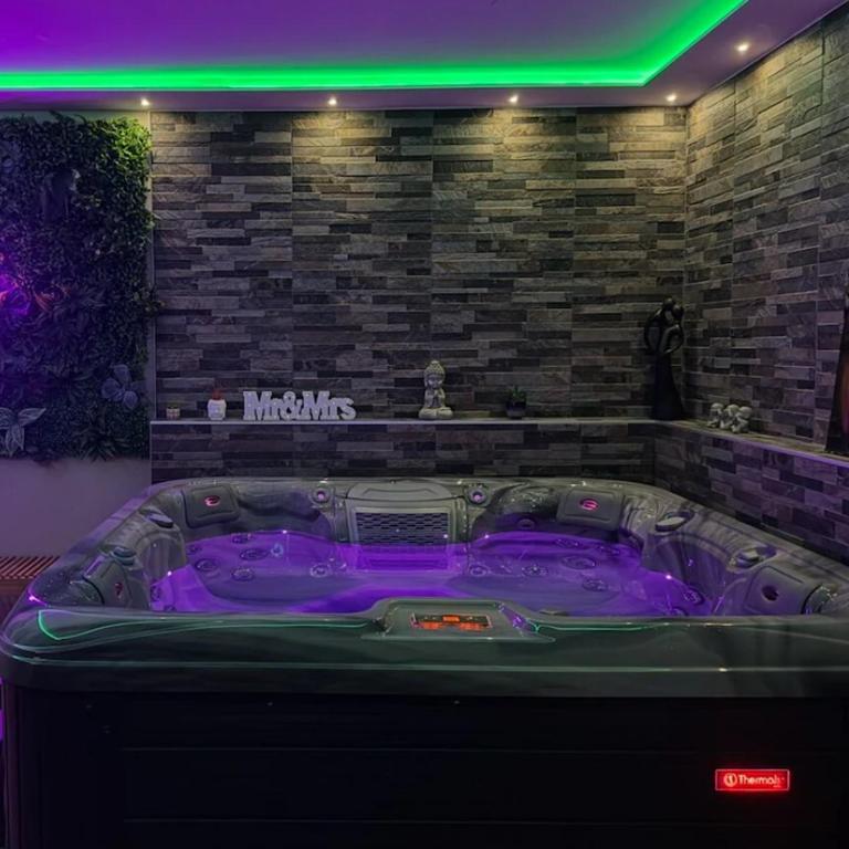 3 BDR Apartment with private Jacuzzi and Sauna - Deluxe Apartment mit 3 Schlafzimmern - 12