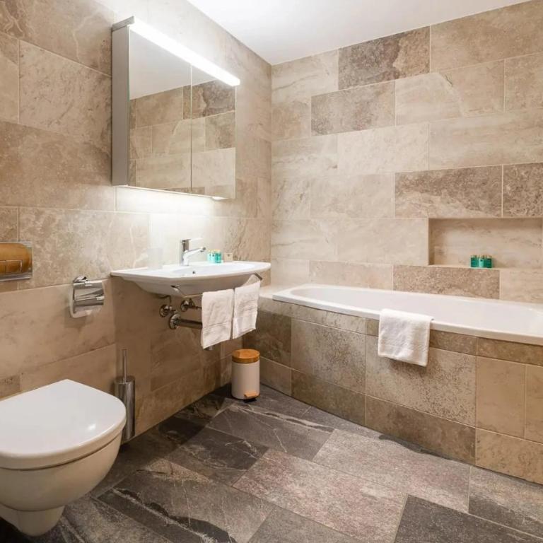 3 BDR Apartment with private Jacuzzi and Sauna - Deluxe Apartment mit 3 Schlafzimmern - 16