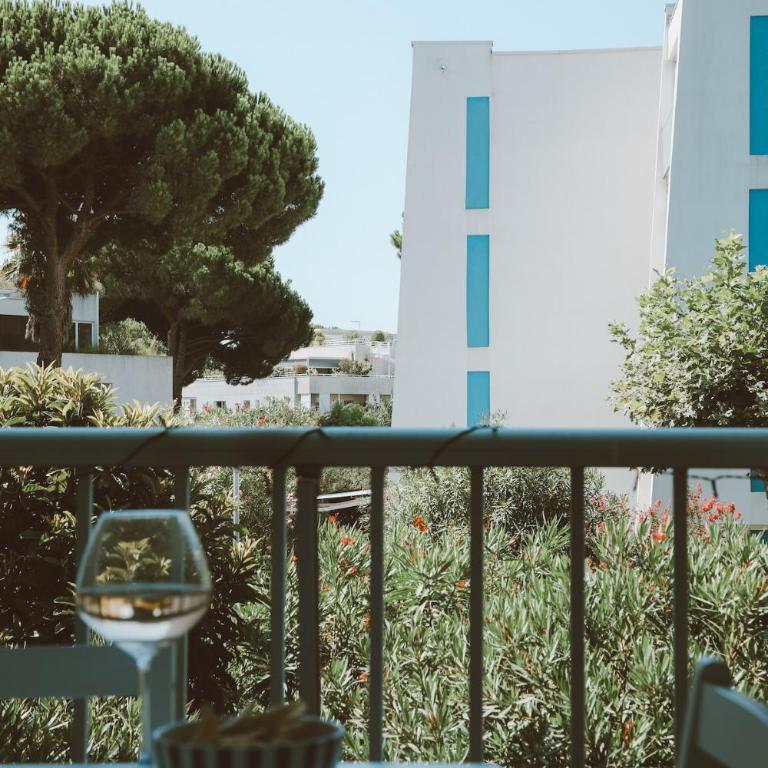 Cocon Grec - Plage à 2 min, Calme, Arboré & Clim - Appartement 1 Chambre - 13