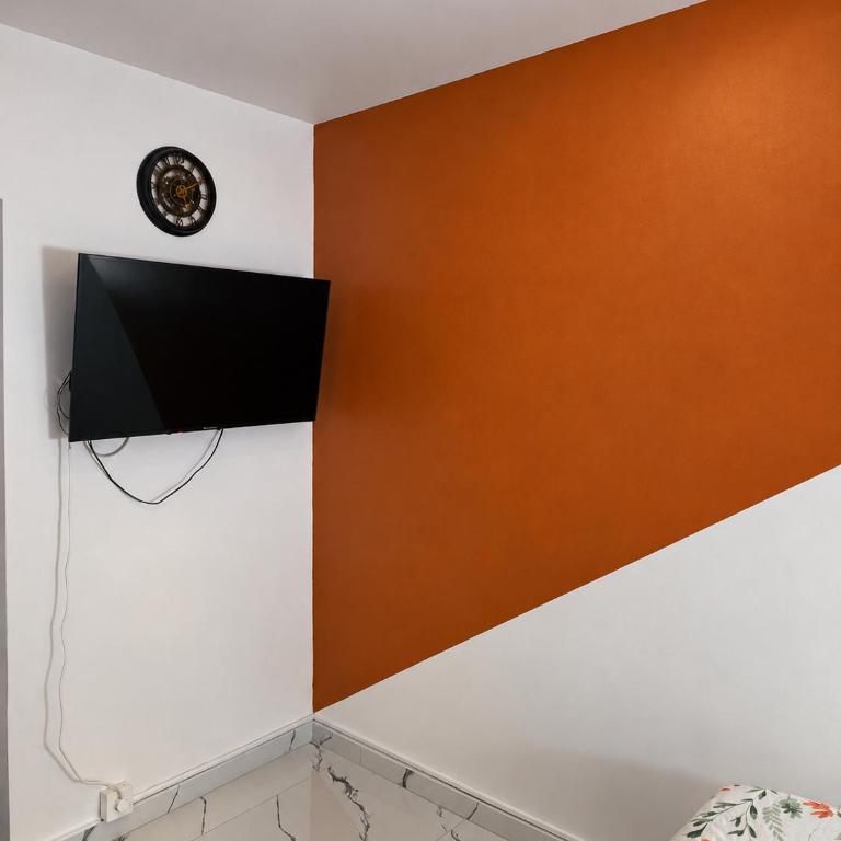 Cozy renovated studio Comfort practicality - One-Bedroom Apartment - 8