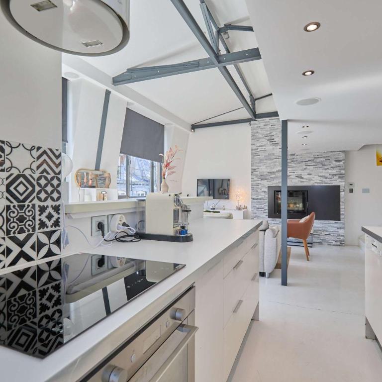Duplex Center of Paris by Studio prestige - Appartement - 18