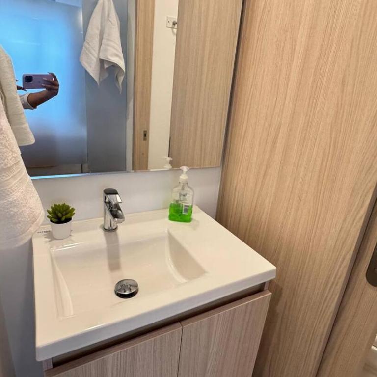 Belmonte 316 en Armenia, Ubicación Estratégica, Piscina, Cama King y Parqueadero Cubierto Gratis, Ideal Eje Cafetero - Two-Bedroom Apartment - 50