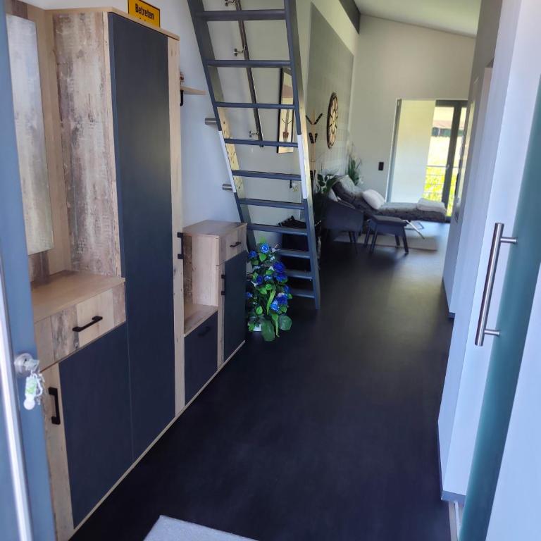 Stadt und See Nahes wohnen mit großer Terasse und Carport Parkplatz - Apartment mit 1 Schlafzimmer - 8
