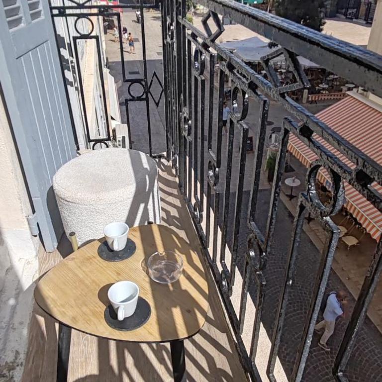 Balcon au coeur du vieux port - Apartment with View and Balcony - 6