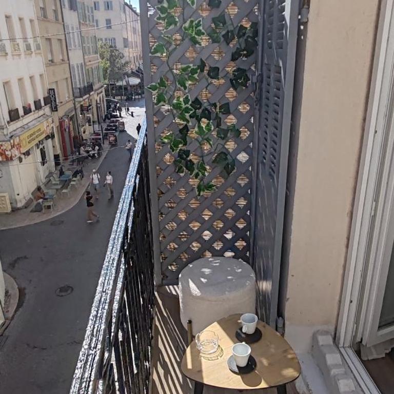 Balcon au coeur du vieux port - Apartment with View and Balcony - 1