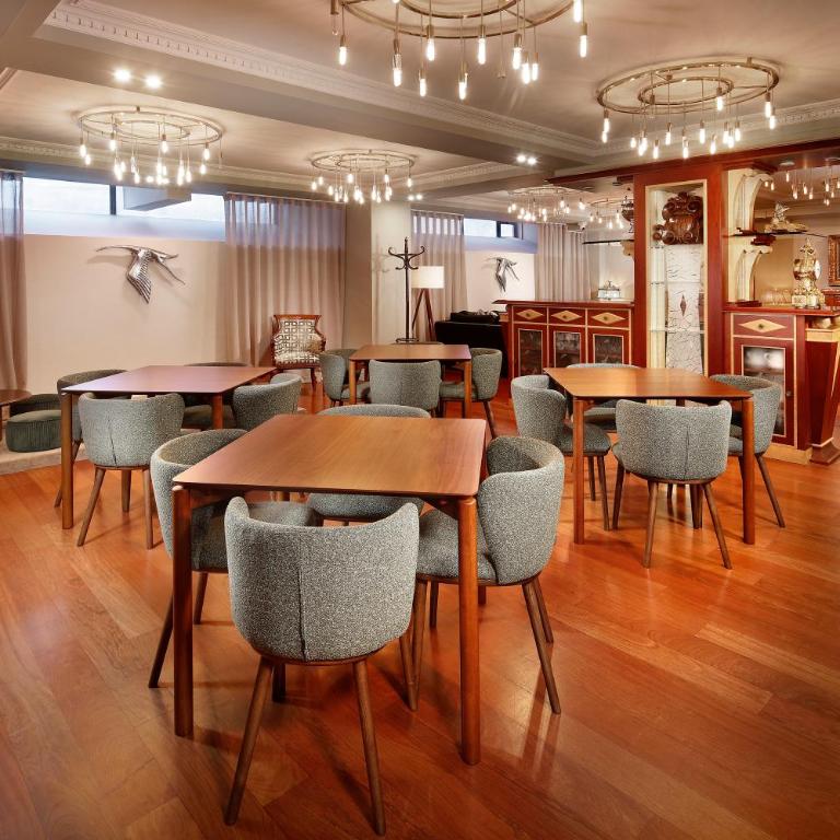 Apartaments-Hotel Hispanos 7 Suiza - Suite Junior - 25