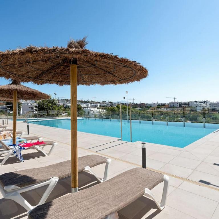 ISEA Estepona 3BR Apt. with Pool, Gym and Near Beach - Appartamento - 1
