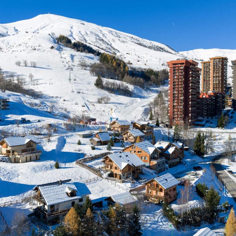Chalet 4* chaleureux près des pistes avec parking et wifi pour 14 pers - Chalet 3 Chambres - 23