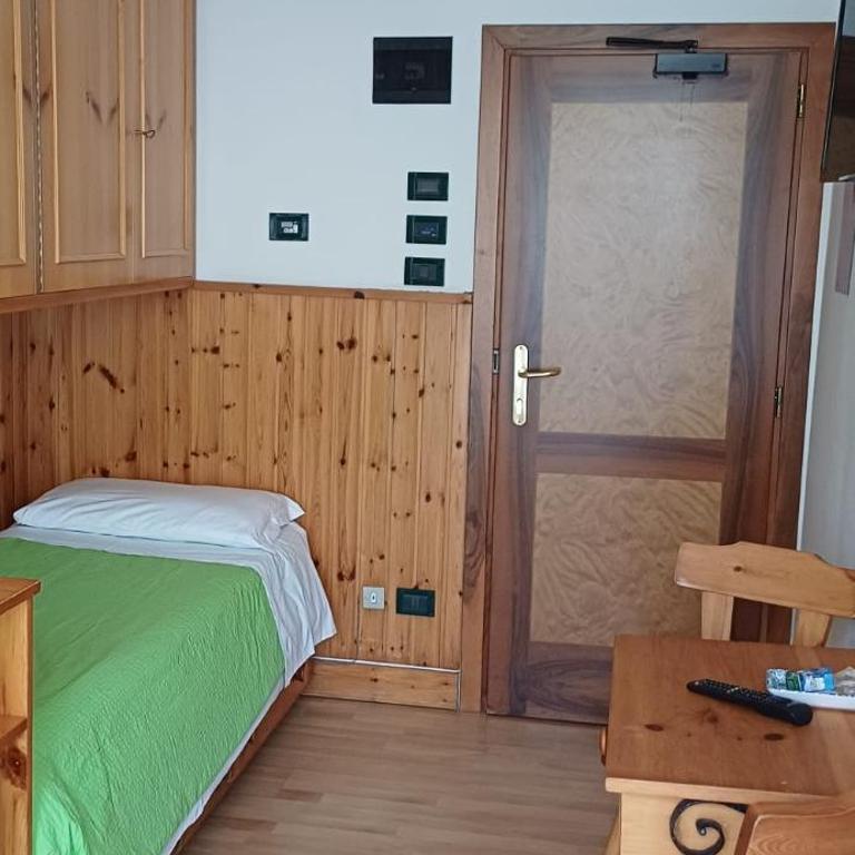 Hotel Laurino - Camera Economy Doppia con Letti Singoli - 7