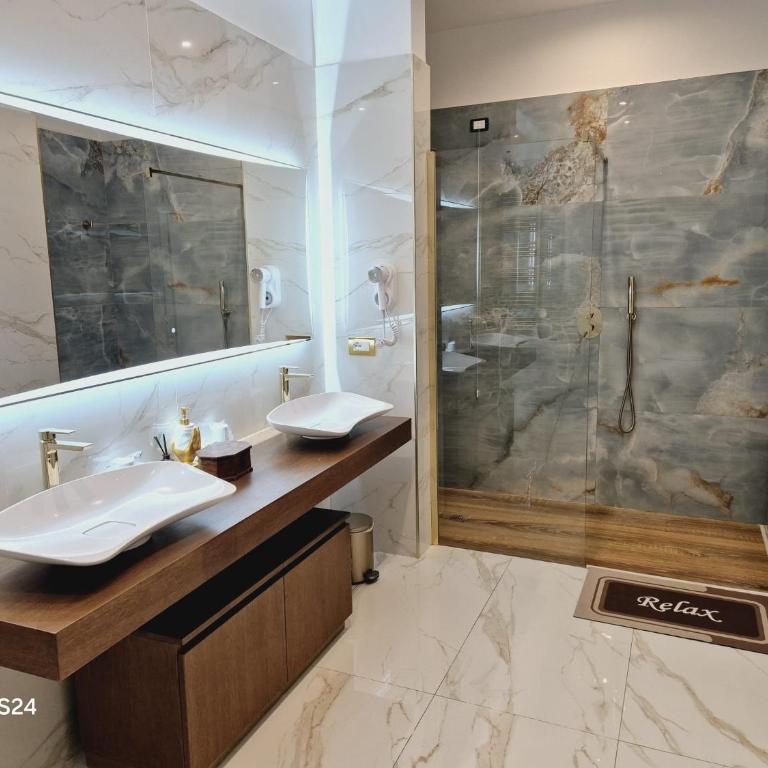 Golden Palace Luxury Guest House - Deluxe Suite - 16