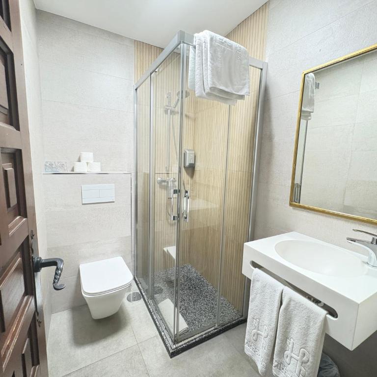 YIT Puerta Bisagra - Habitación Doble - 1 o 2 camas - 24
