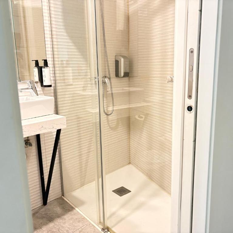 YIT Puerta Bisagra - Habitación Doble - 1 o 2 camas - 21